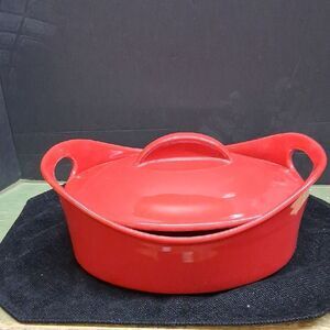 Rachael Ray Solid Glaze Stoneware Red 2.5 Qt.  Casserole With Lid #HD16S No Box